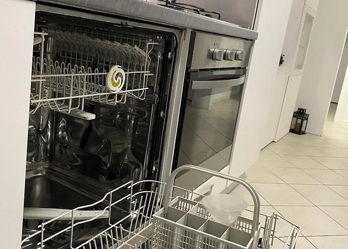 Ampio In Posizione Strategica Appartamento