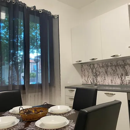 Ampio In Posizione Strategica * Rimini